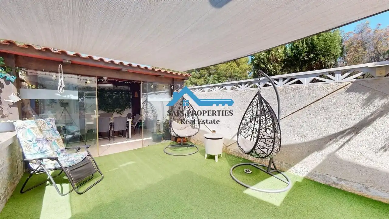 Casa aparellada amb terrassa en venda a Varadero, imagen 37