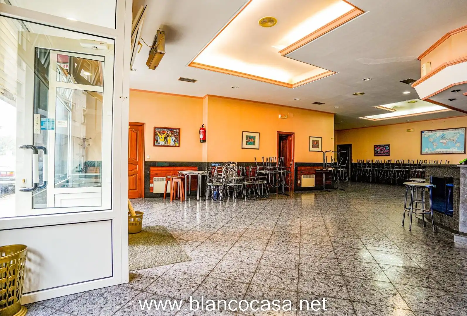Commercial properties for rent in A Laracha    with Furnished
