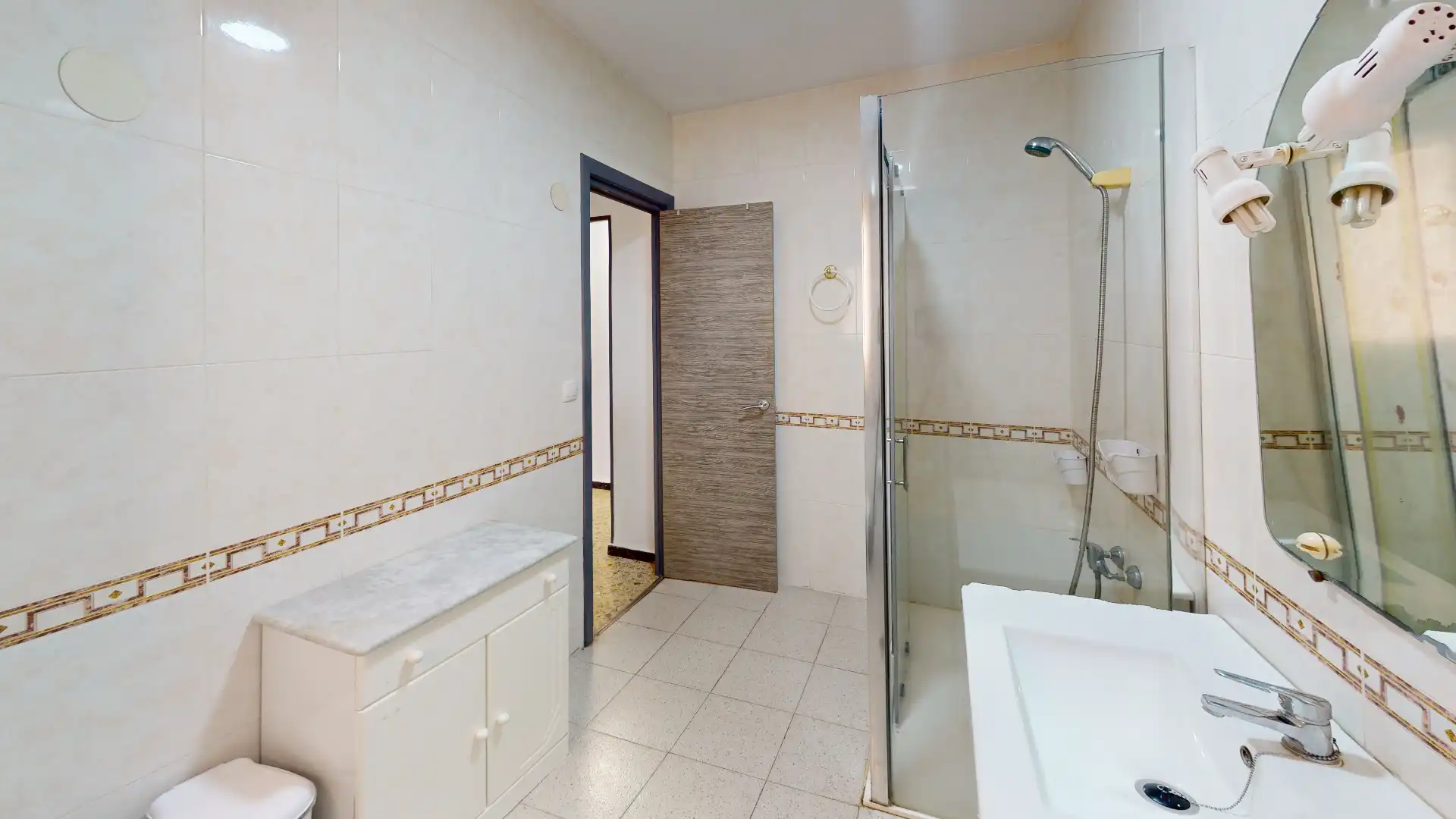 Baño de Piso en venta en Almería con Aire acondicionado, Calefacción y Trastero
