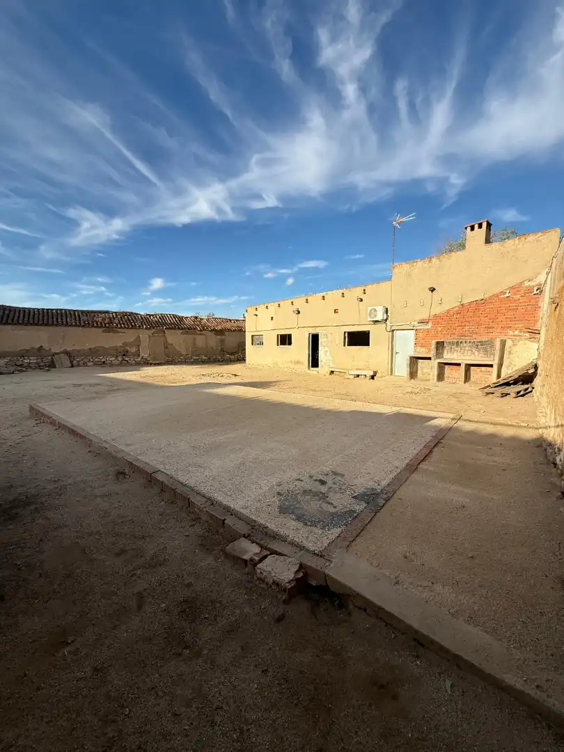 Terreny residencial en venda a Calle Layos