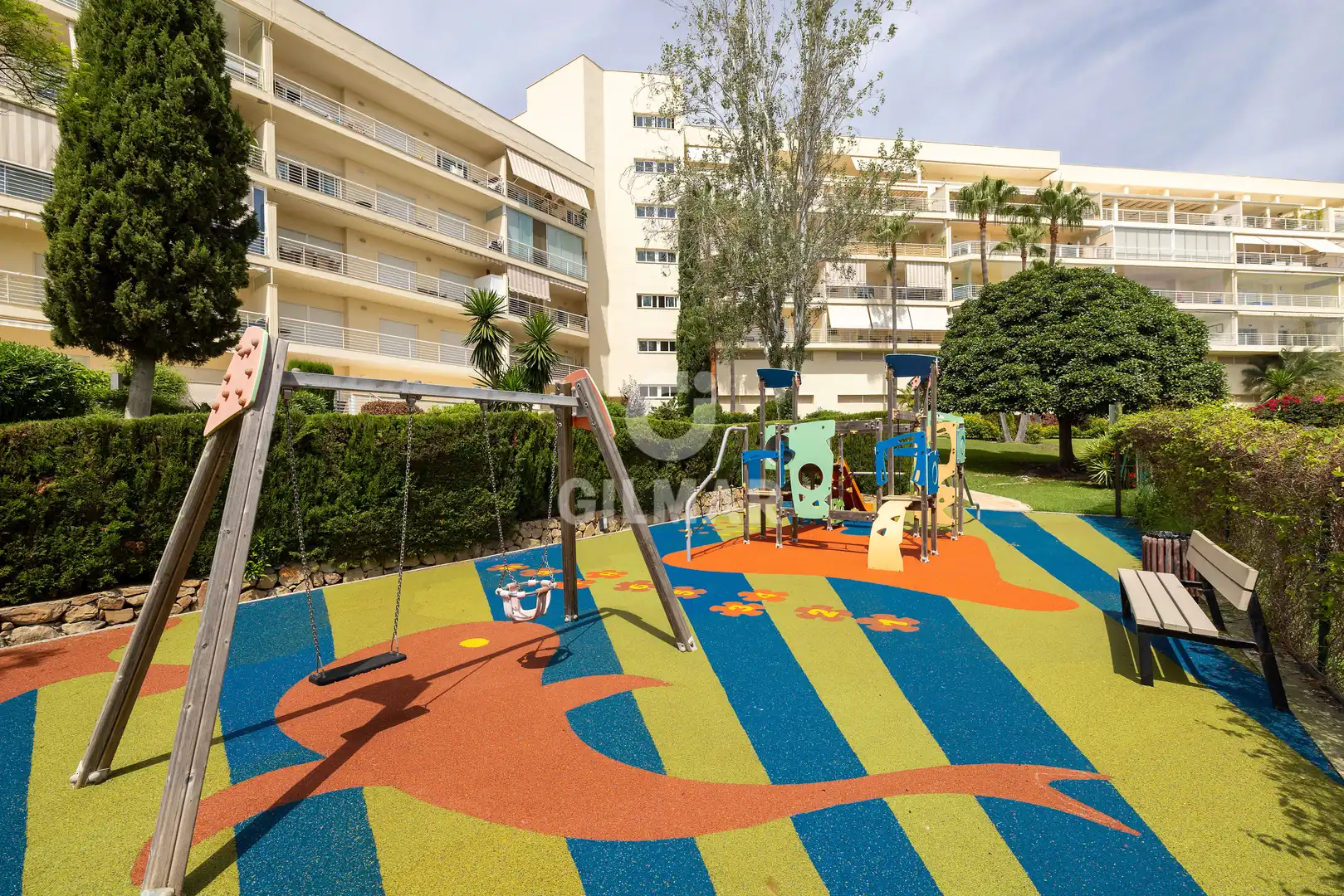 Parking de Dúplex en venta en Benalmádena con Calefacción, Jardín privado y Piscina