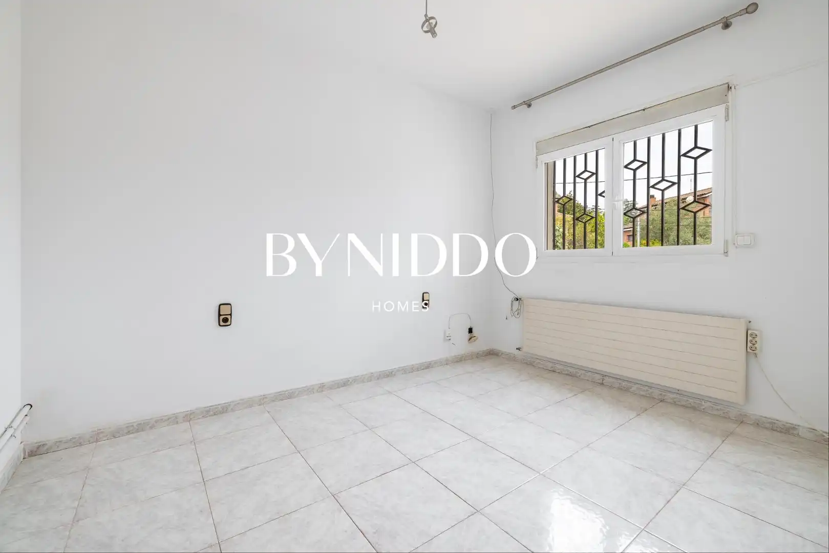 Dormitori de Casa o xalet en venda en Sant Cugat del Vallès amb Jardí privat, Terrassa i Traster