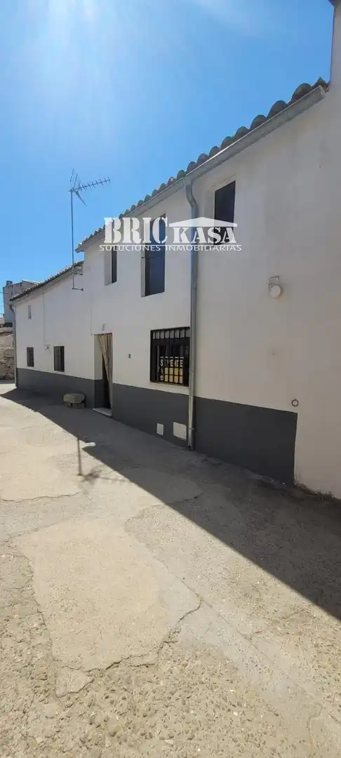 Exterior view of Houses for sale in Zarza de Montánchez  with Terrace