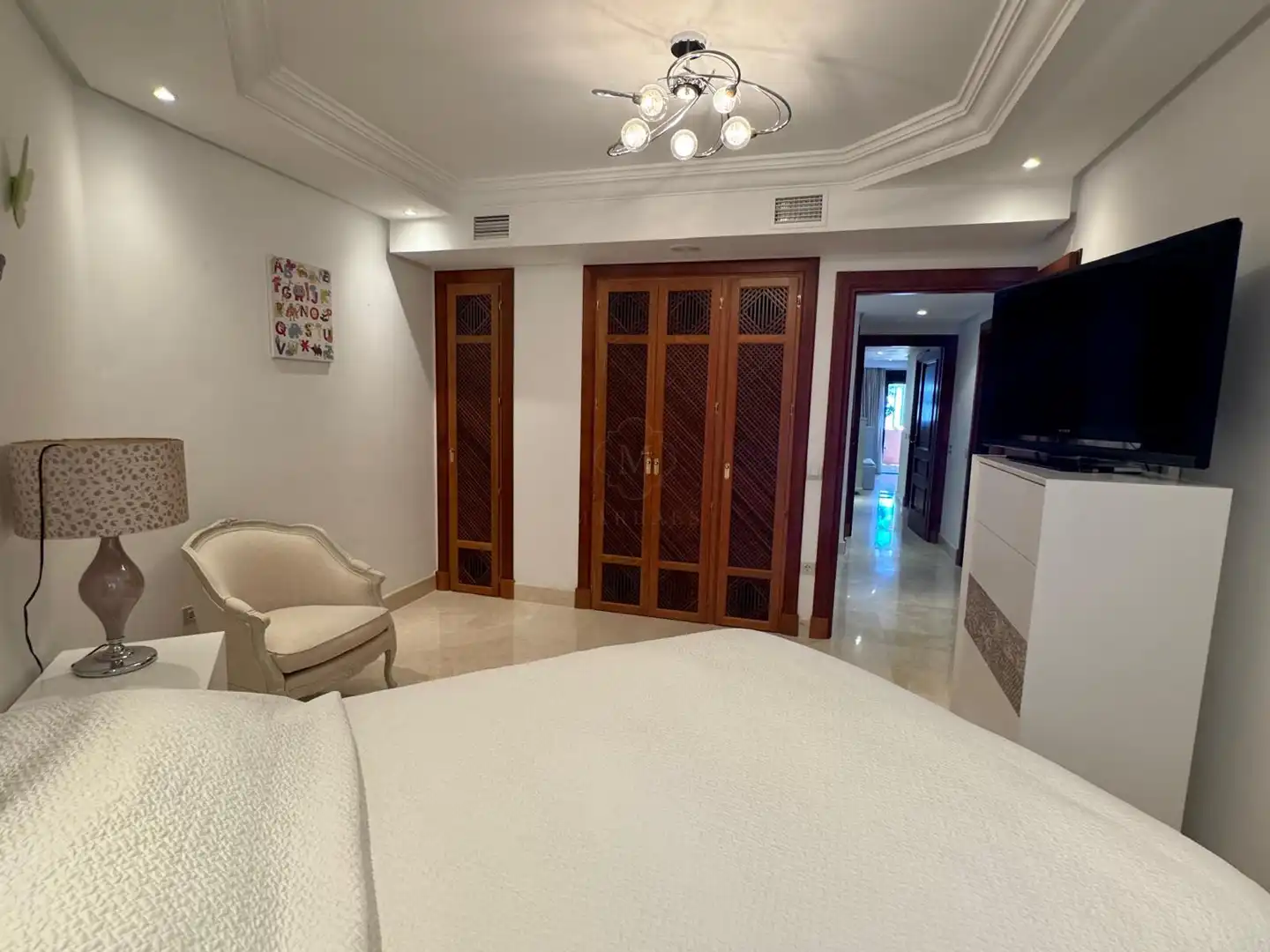 Habitación de Apartamento en venta en Estepona con Aire acondicionado, Terraza y Piscina