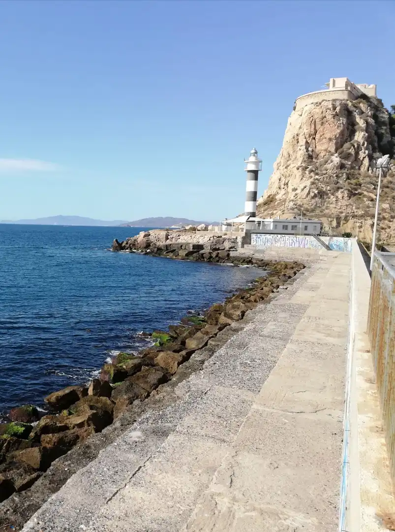 Vista exterior de Casa o xalet en venda en Águilas amb Calefacció, Piscina i Balcó