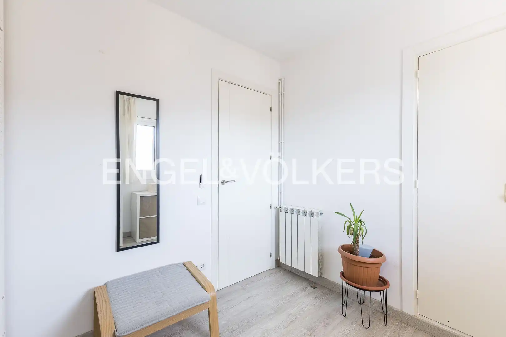 Wohnung zum Verkauf in Esplugues de Llobregat mit Klimaanlage, Heizung und Parkett