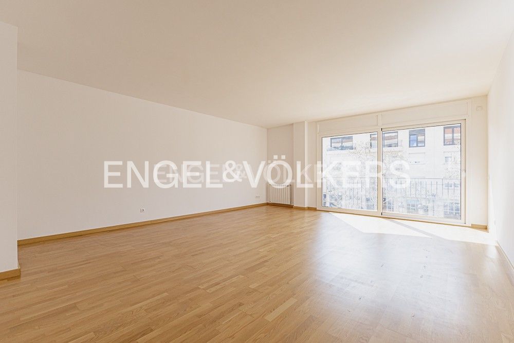 Living room of Flat for sale in Blanes  with Heating, Parquet flooring and Terrace