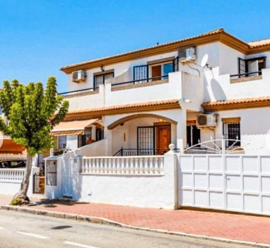Exterior view of House or chalet for sale in Torrevieja  with Furnished and Community pool