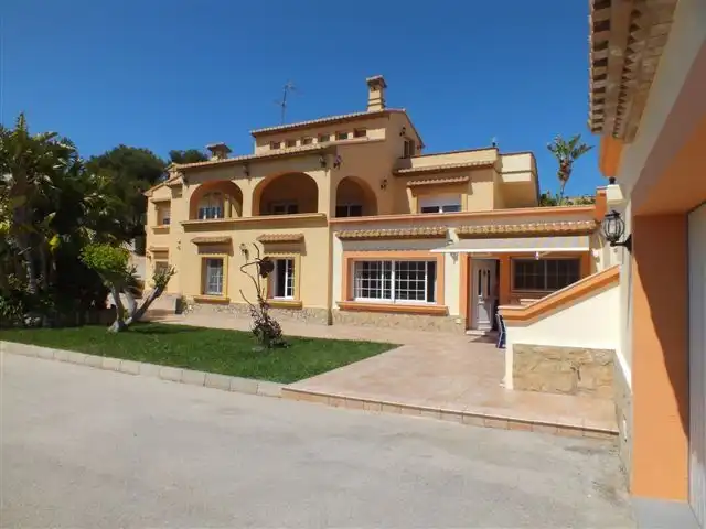Villa con piscina in vendita a Benissa pueblo