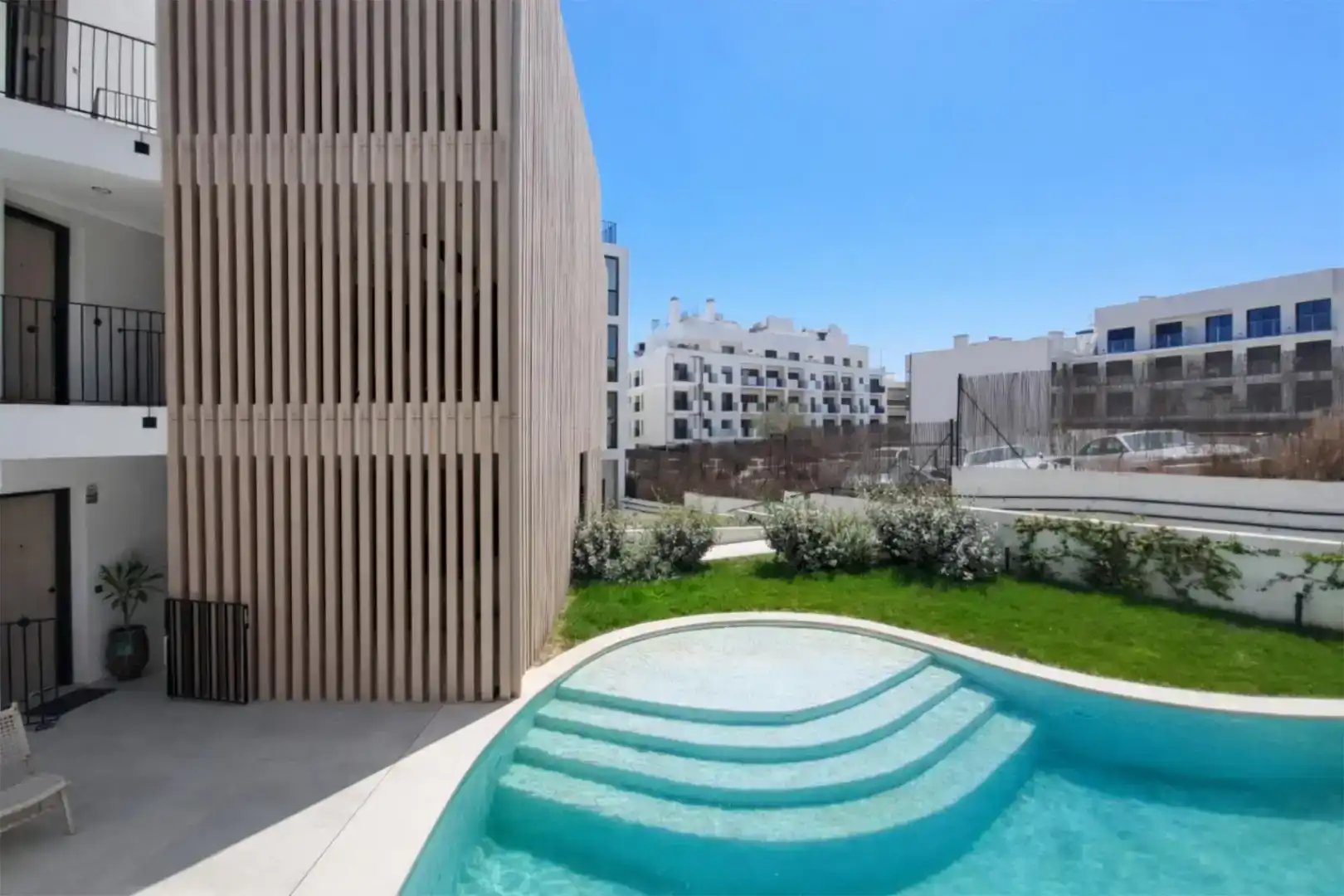 Piscina de Piso en venta en Santa Eulària des Riu con Aire acondicionado