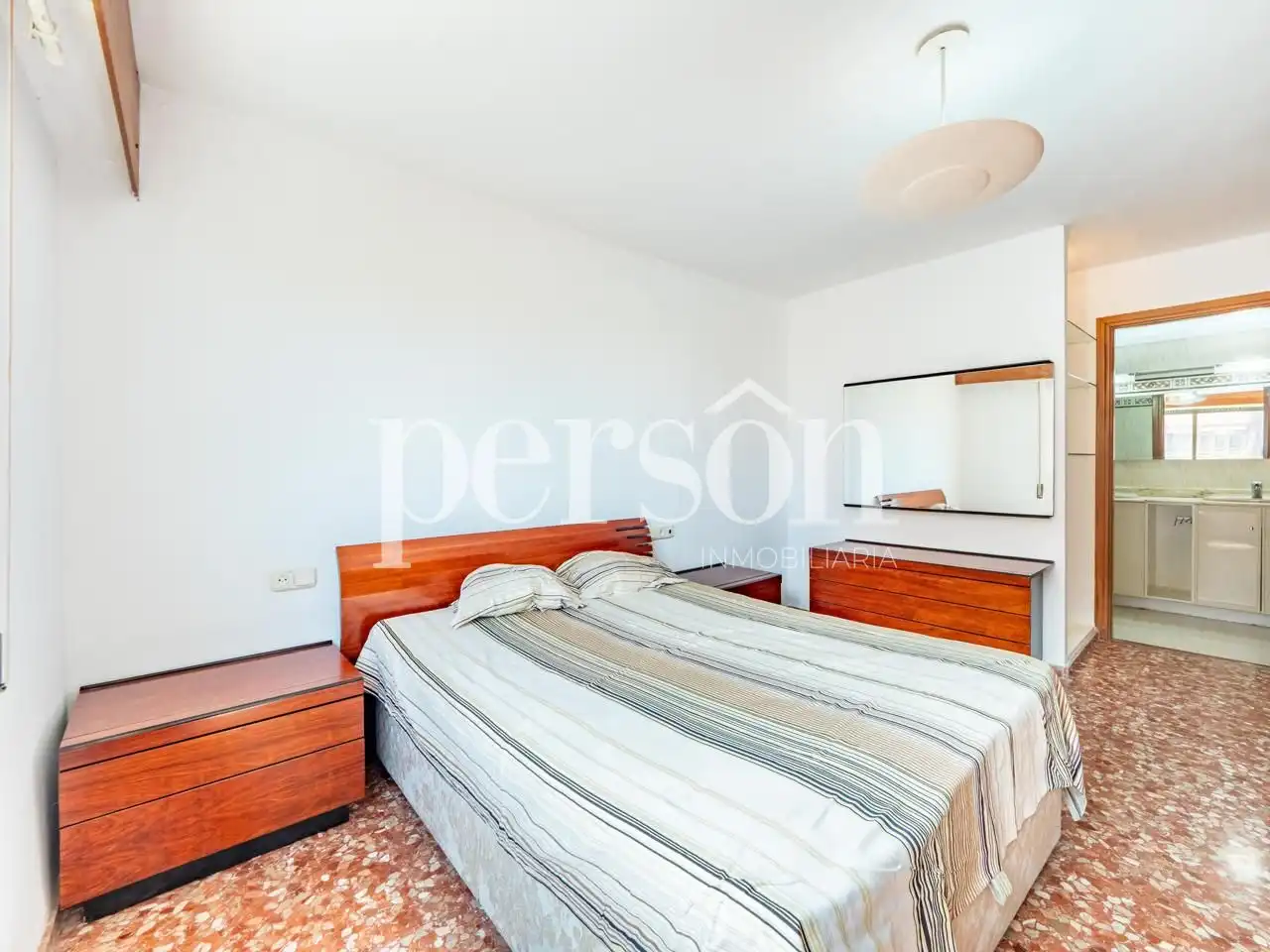 Habitación de Piso de alquiler en Valencia con Aire acondicionado, Parquet y Amueblado