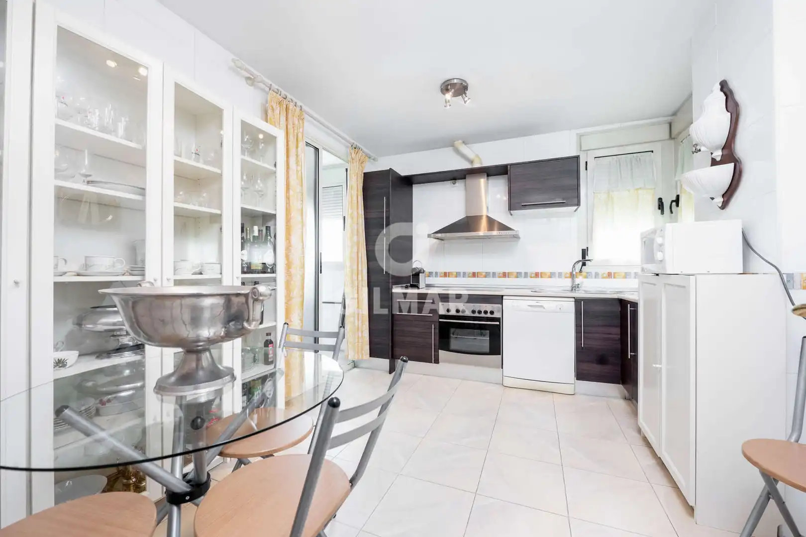 Kitchen of Flat for sale in Sevilla  with Heating, Private garden and Storage room