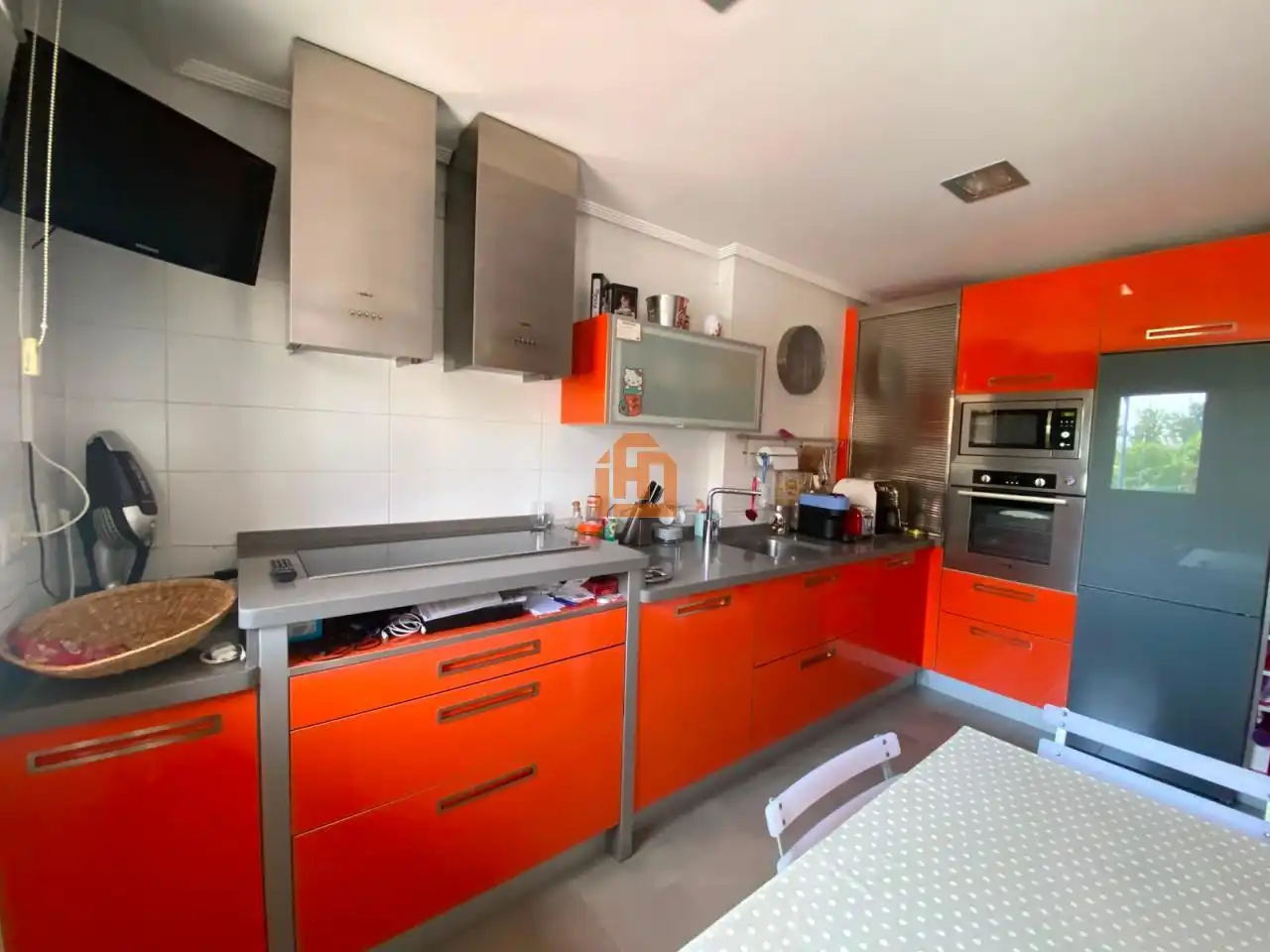 Cocina de Casa adosada en venta en San Andrés del Rabanedo con Calefacción, Jardín privado y Trastero