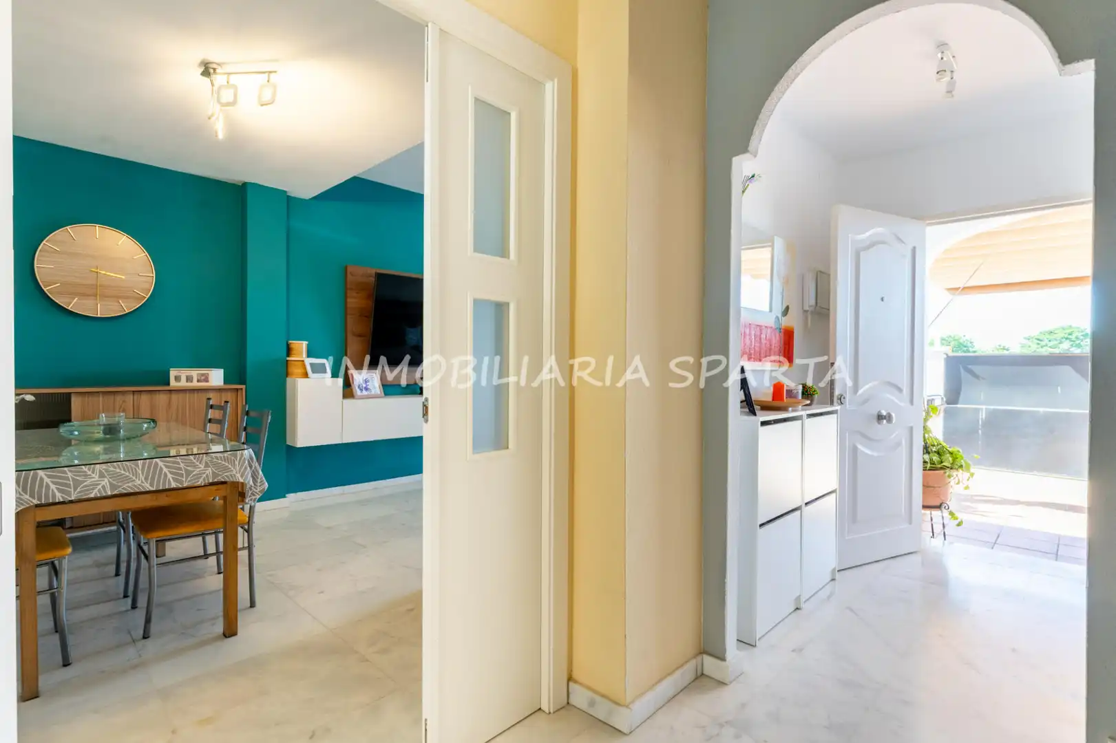 Detached homes for sale in Benacazón  with Air Conditioner, Heating and Oven
