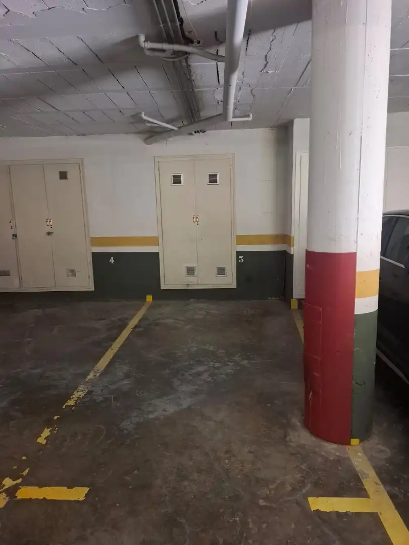 Parking of Flat for sale in Setcases  with Furnished