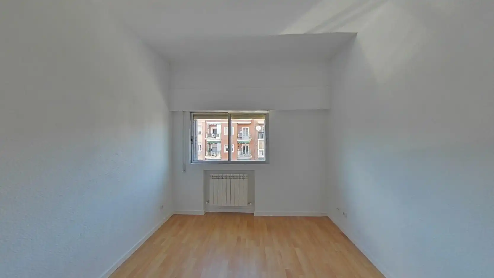 Habitación de Piso en venta en Madrid con Calefacción