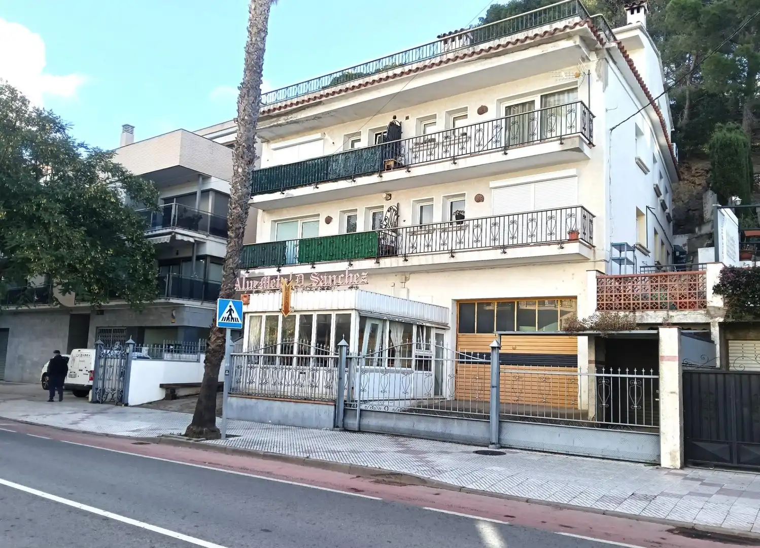Vista exterior de Local en venda en Llançà amb Terrassa