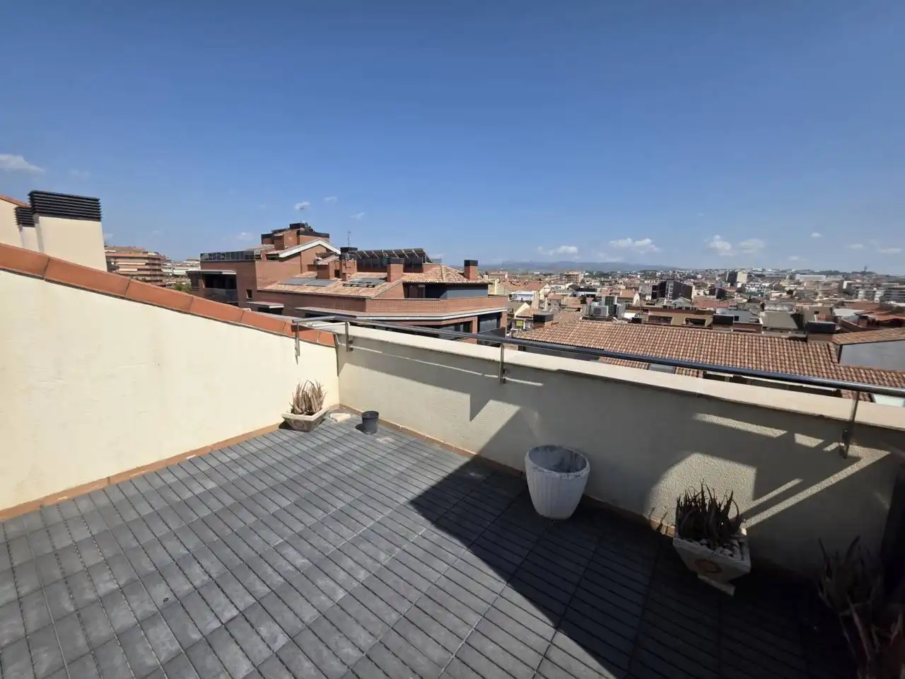 Duplexes for rent in Calle MOSSÈN SERAPI FARRE, Poble Nou
