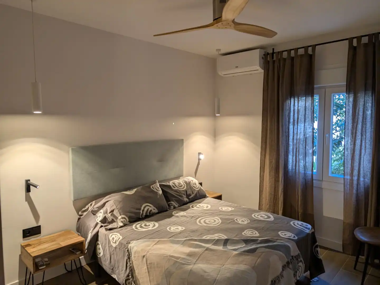 Dormitori de Apartament de lloguer en Badajoz amb Aire condicionat, Parquet i Moblat