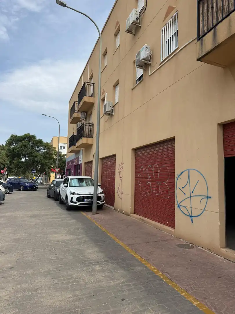 Vista exterior de Local en venta en Huércal de Almería, Almería