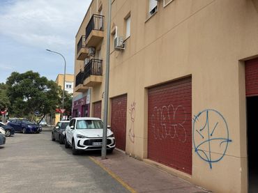 Local comercial en venta en Calle Alcazaba de Almeria 20