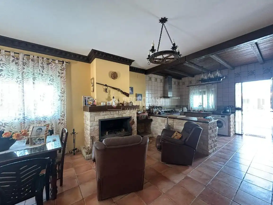 Cocina de Finca rústica en venta en Arahal con Aire acondicionado, Calefacción y Jardín privado