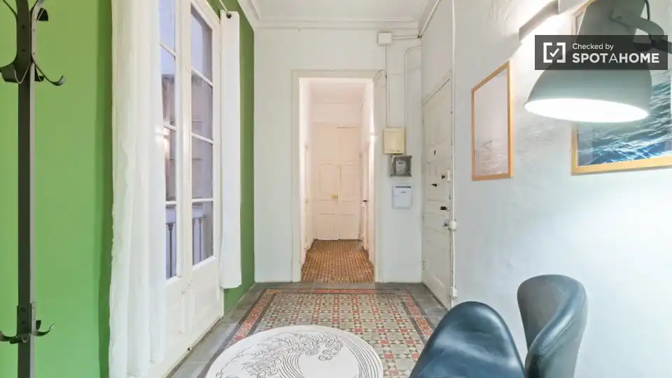 Flat for rent in Barcelona  with Air Conditioner, Heating and Furnished