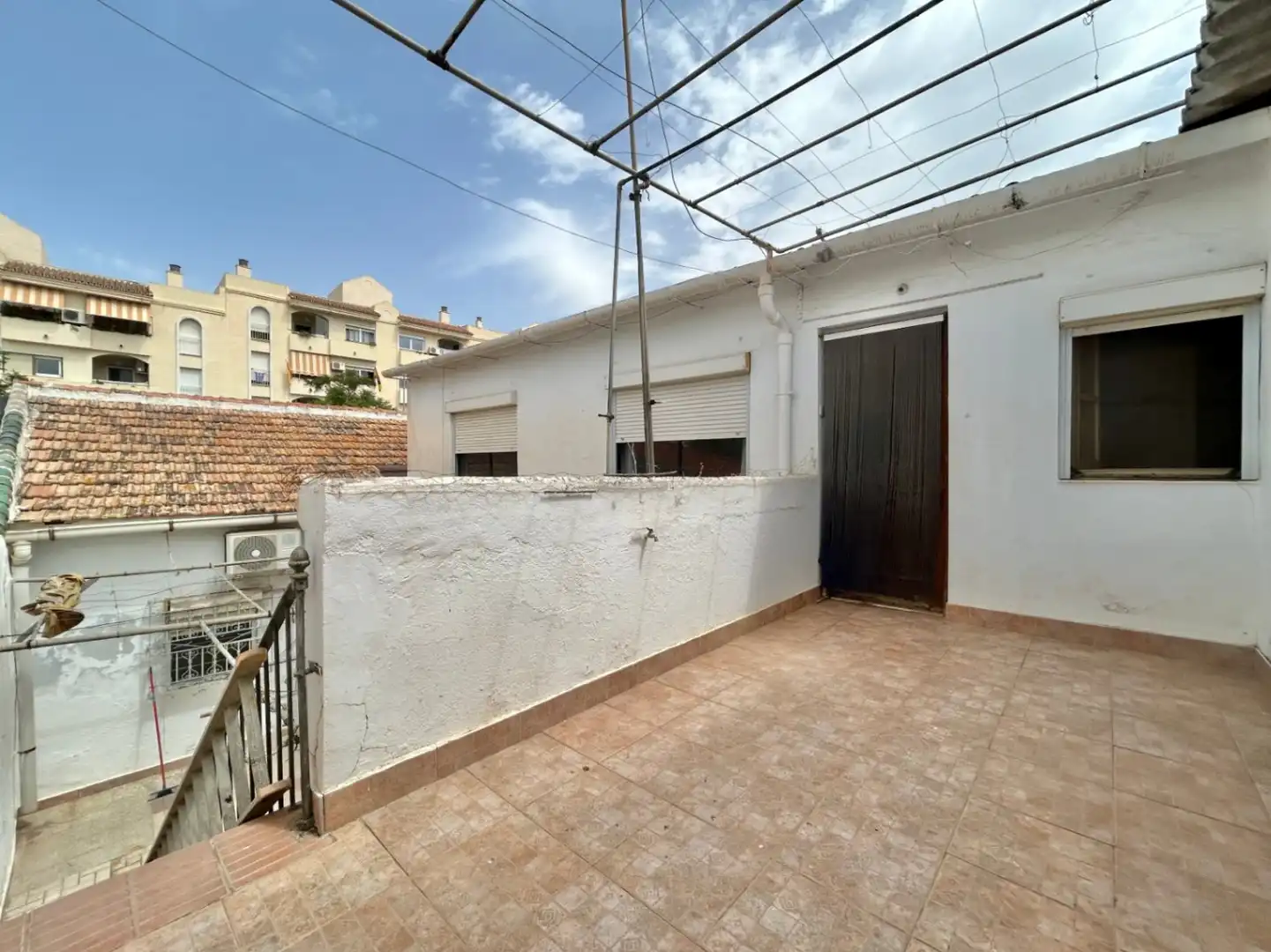 Vista exterior de Casa adosada en venda en Málaga amb Aire condicionat, Terrassa i Traster