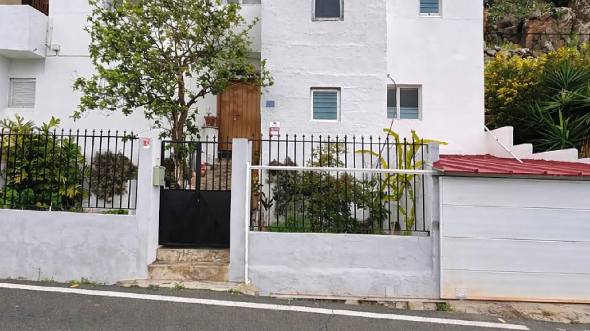 Vista exterior de Casa adosada en venda en Moya (Las Palmas) amb Terrassa i Traster