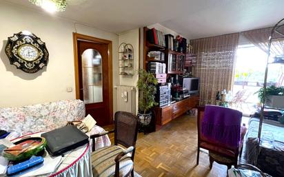 Living room of Flat for sale in  Madrid Capital  with Heating, Private garden and Terrace