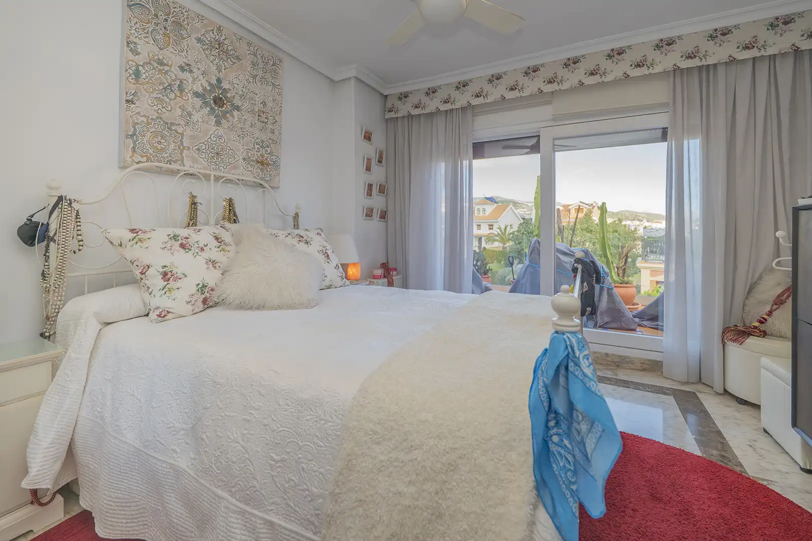 Habitación de Casa adosada en venta en Benalmádena con Terraza, Piscina y Internet