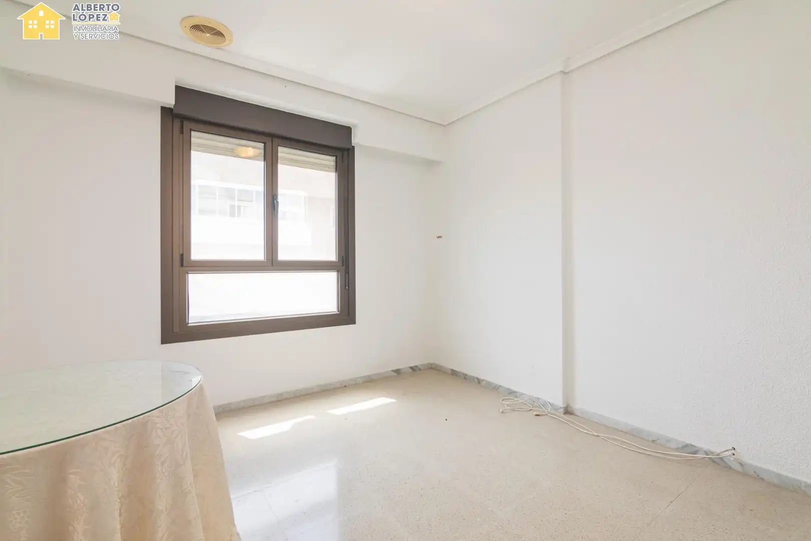 Dormitori de Apartament en venda en Elche / Elx amb Terrassa i Balcó