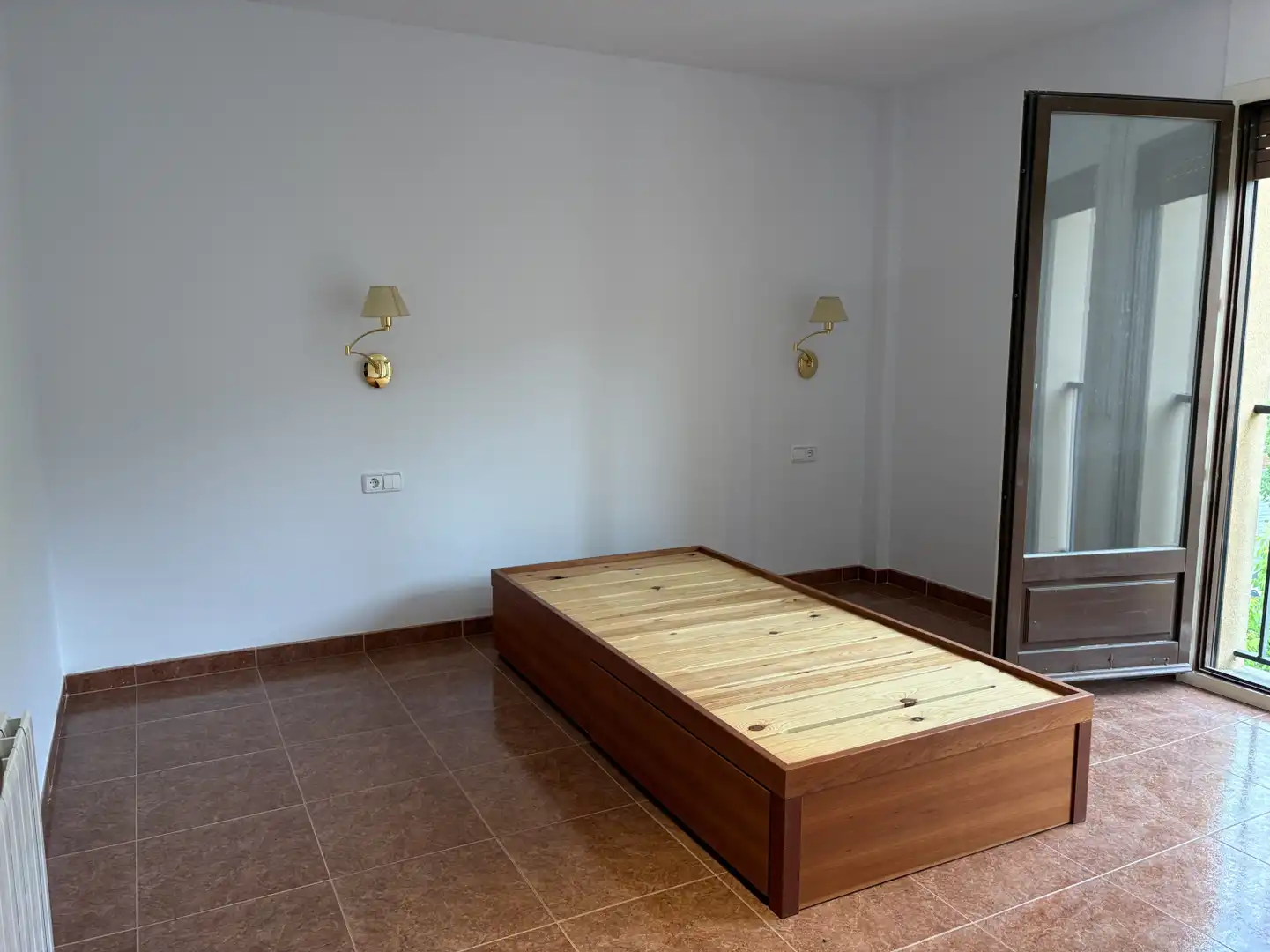 Schlafzimmer von Dachboden zum Verkauf in Centelles mit Klimaanlage, Heizung und Terrasse