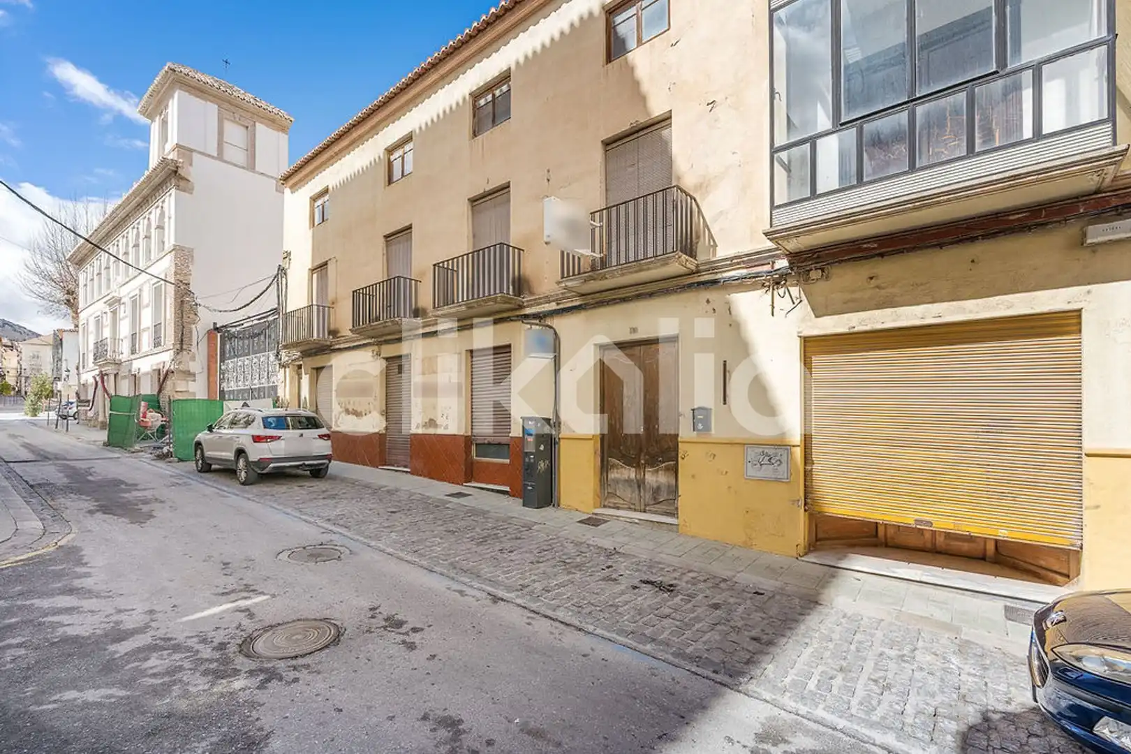 Vista exterior de Casa o xalet en venda en Baza amb Calefacció i Terrassa