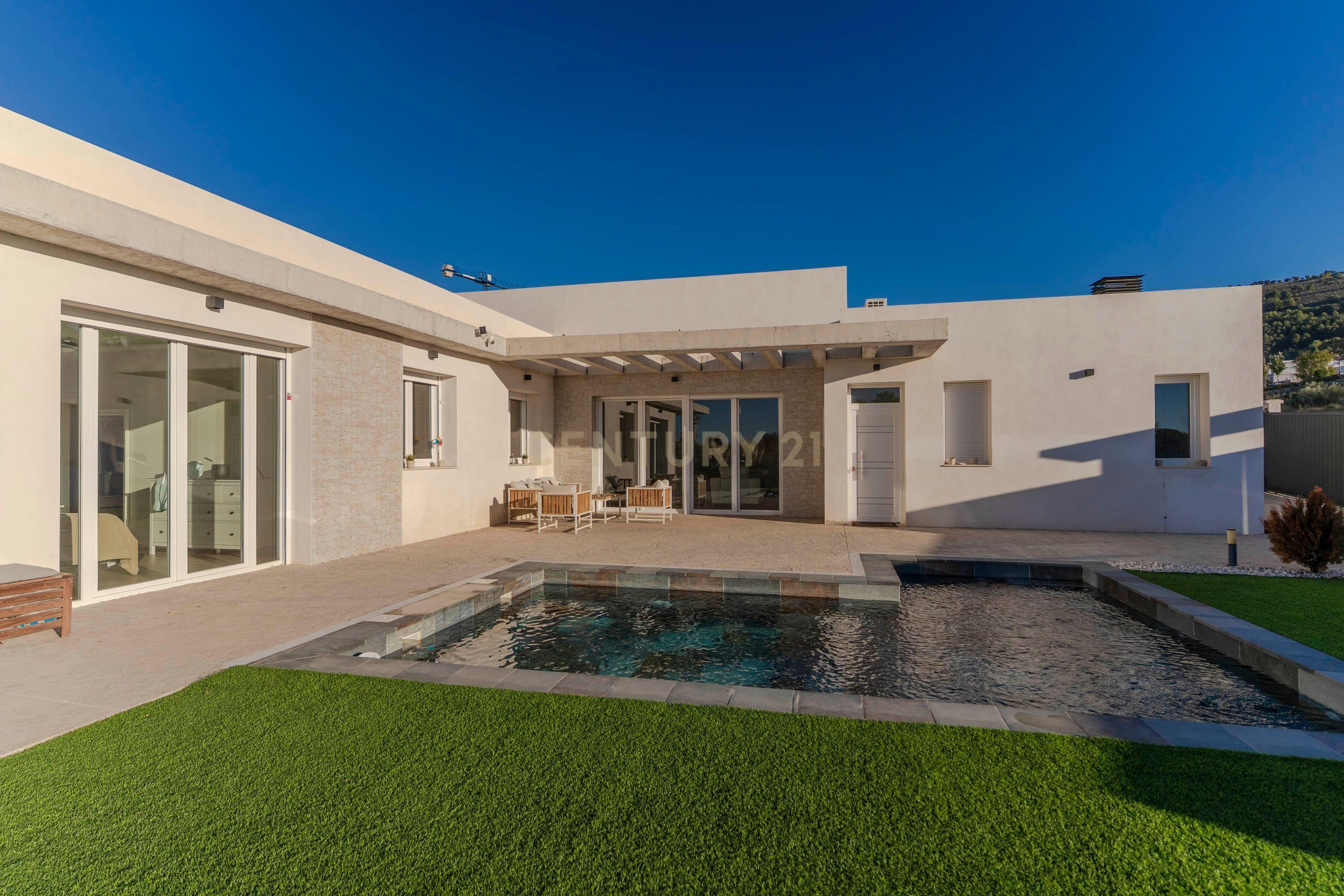 Vista exterior de Casa o xalet en venda en Dílar amb Jardí privat, Traster i Piscina