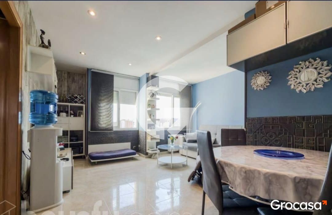 Living room of Flat for sale in L'Hospitalet de Llobregat  with Air Conditioner, Heating and Furnished