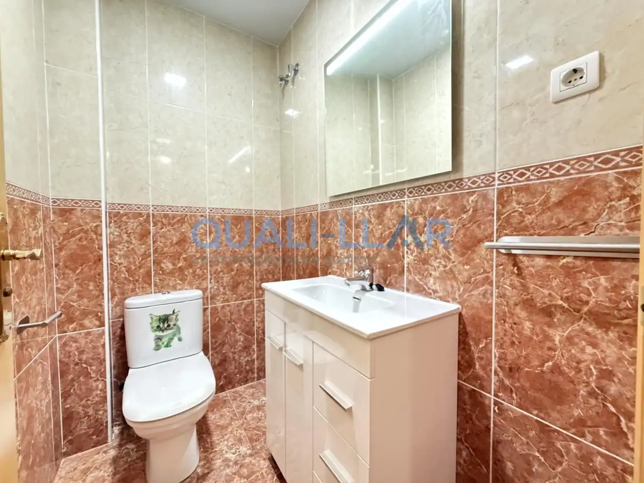 Baño de Piso en venta en Cornellà de Llobregat con Aire acondicionado, Calefacción y Parquet