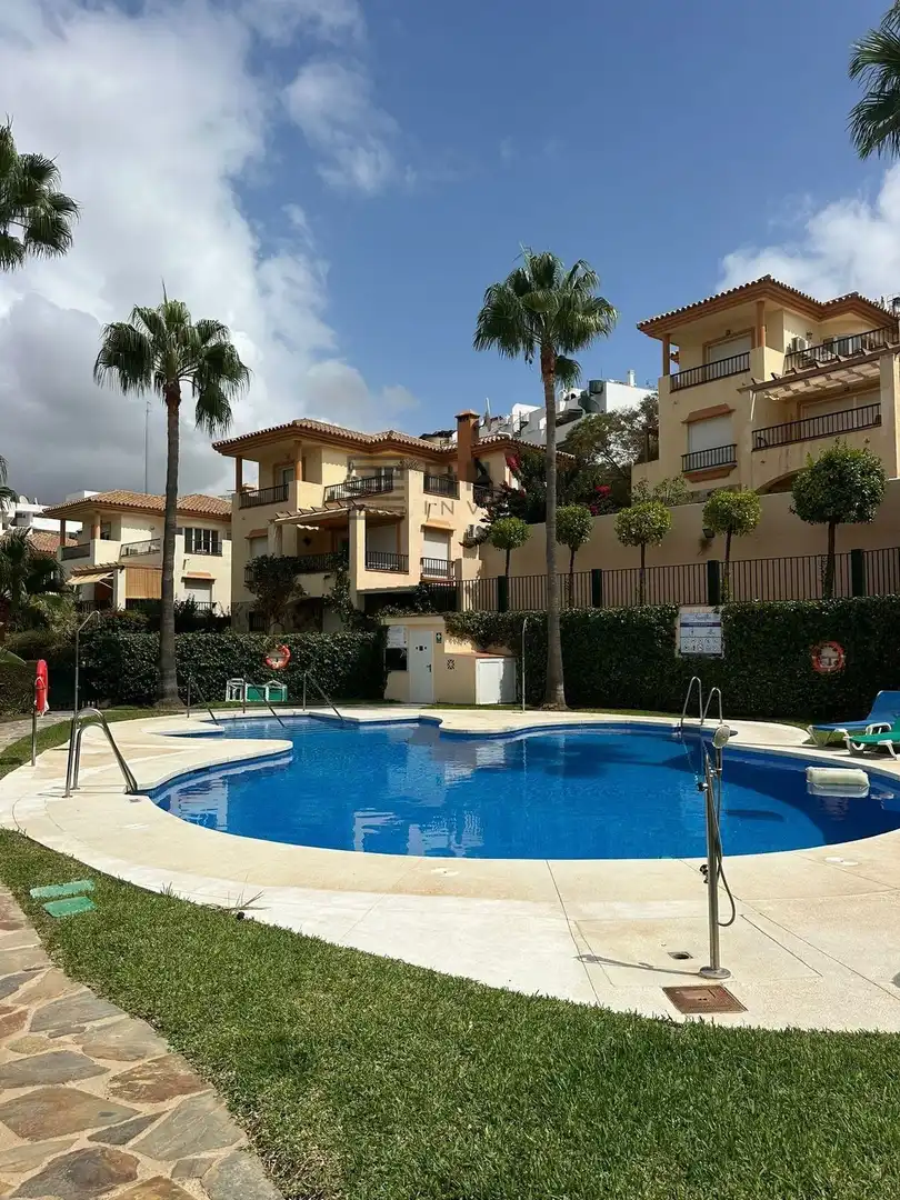 Terraced house with pool for sale in Real de Miraflores, imagen 4