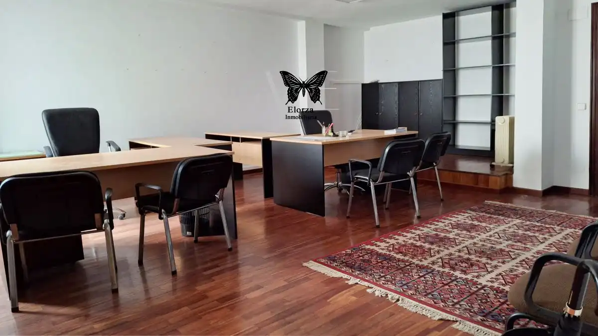 Office space for sale in Centro - Casco Histórico, imagen 2