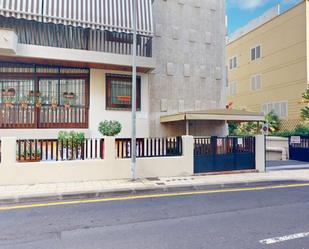 Exterior view of Flat for sale in  Santa Cruz de Tenerife Capital  with Terrace, Storage room and Balcony