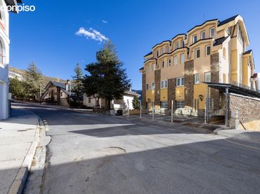 Apartment with lift for sale in Calle SOLYNIEVE 201