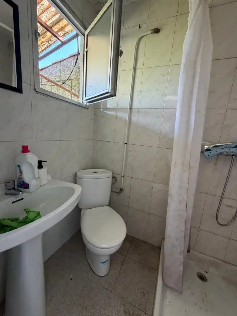 Bathroom of Detached homes for sale in A Cañiza    with Private garden and Furnished