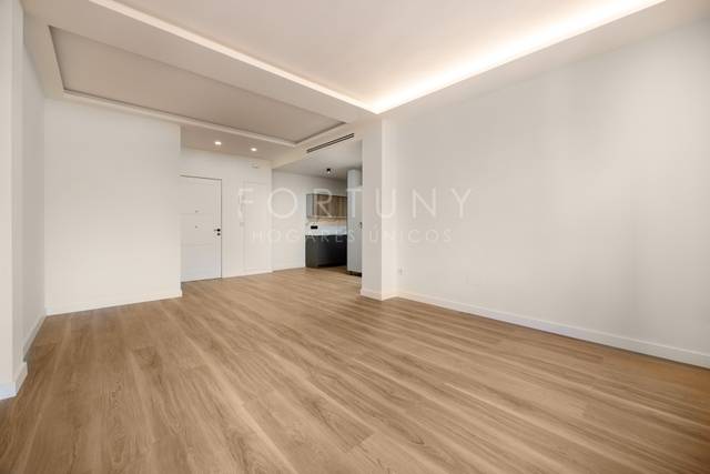 Piso en Venta en Avenida de Manuel Agustín Heredia en Ensanche Centro - Puerto