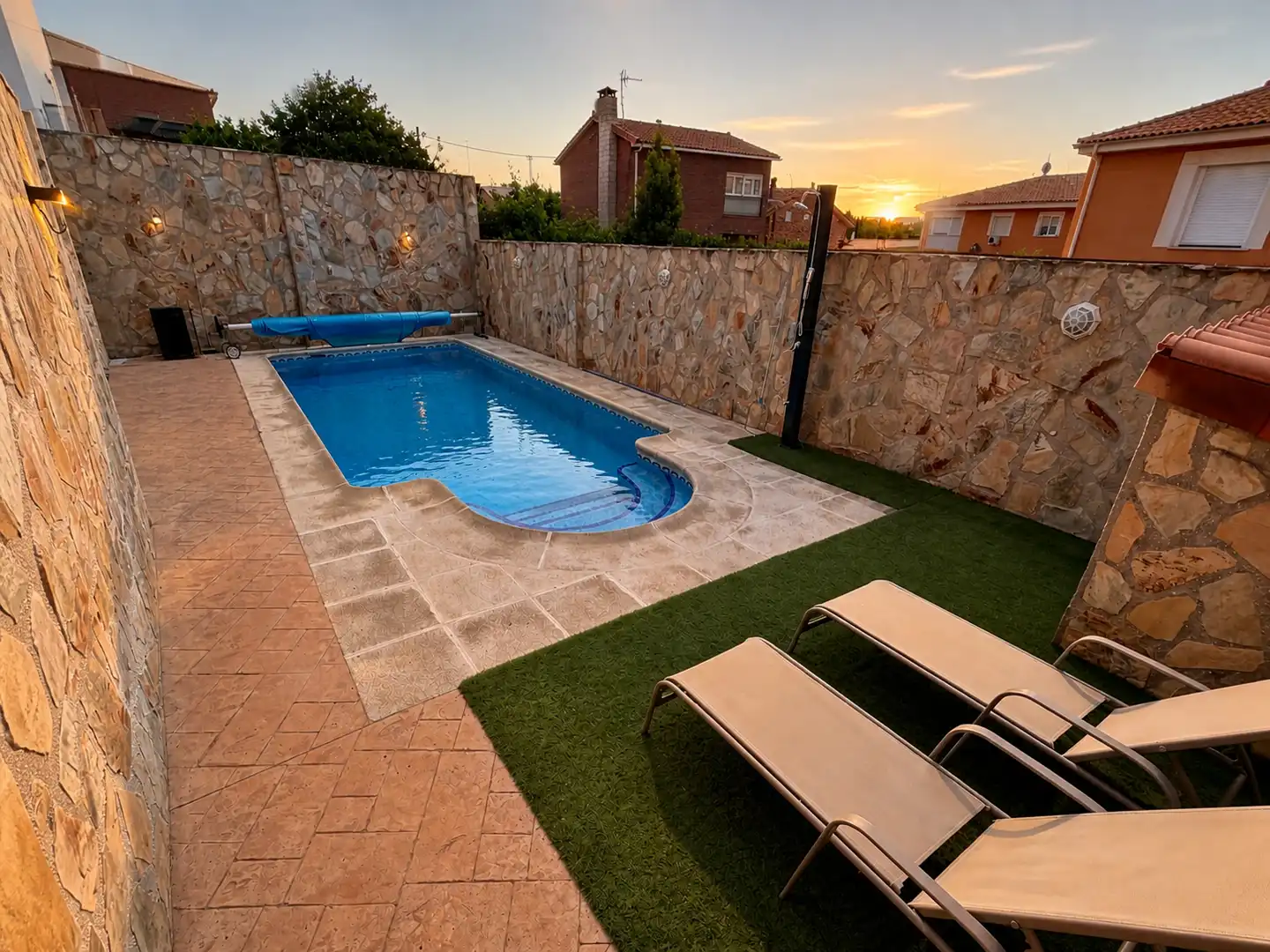 Piscina de Casa o chalet en venta en Serranillos del Valle con Aire acondicionado, Calefacción y Jardín privado