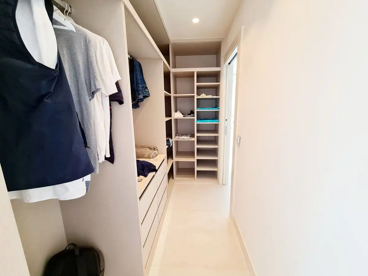 Piso de alquiler en Marbella con Aire acondicionado, Terraza y Amueblado