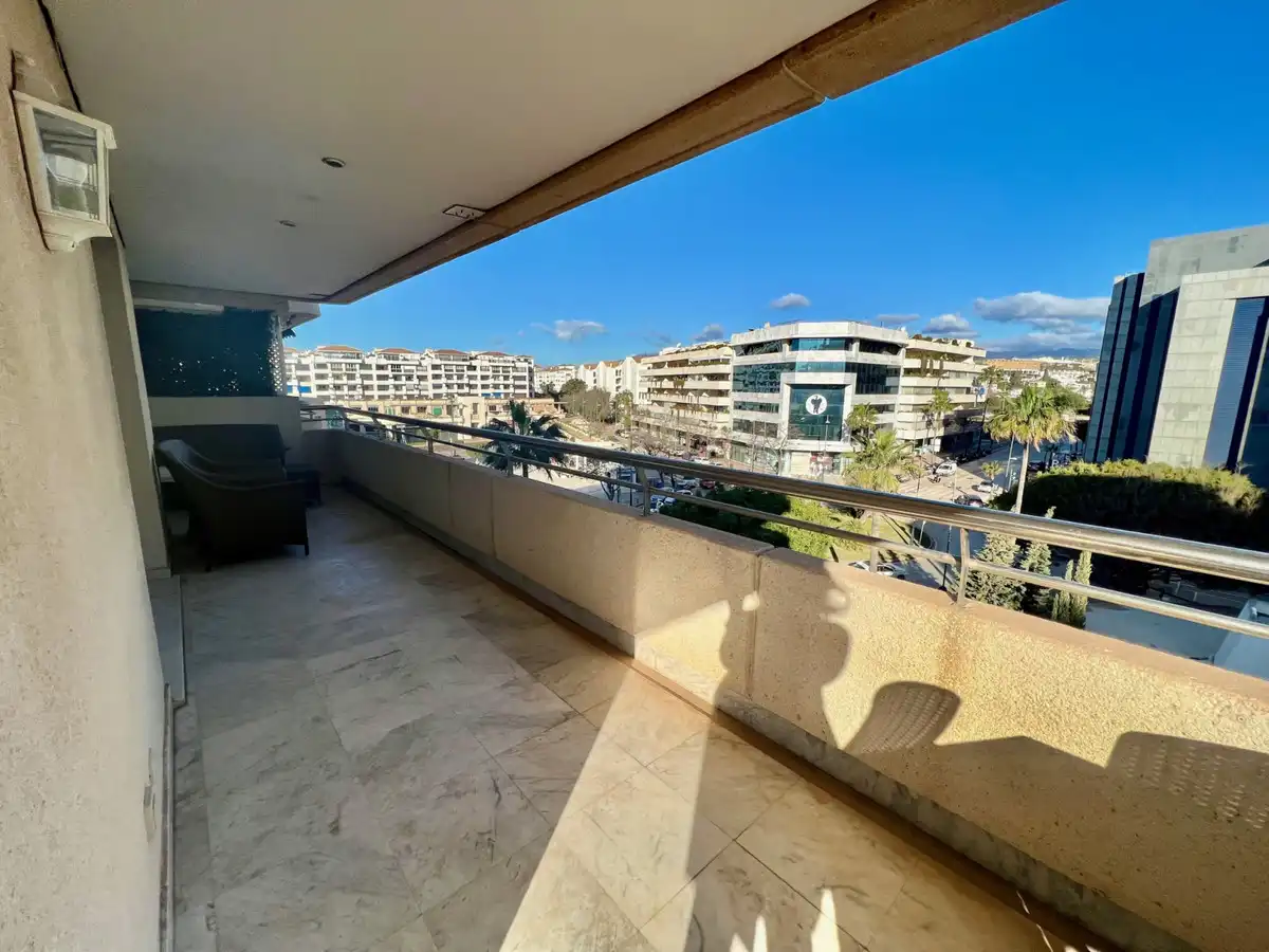 Apartament amb piscina en venda a JOSE SARAMAGO-PTO BANUS 1, imagen 9