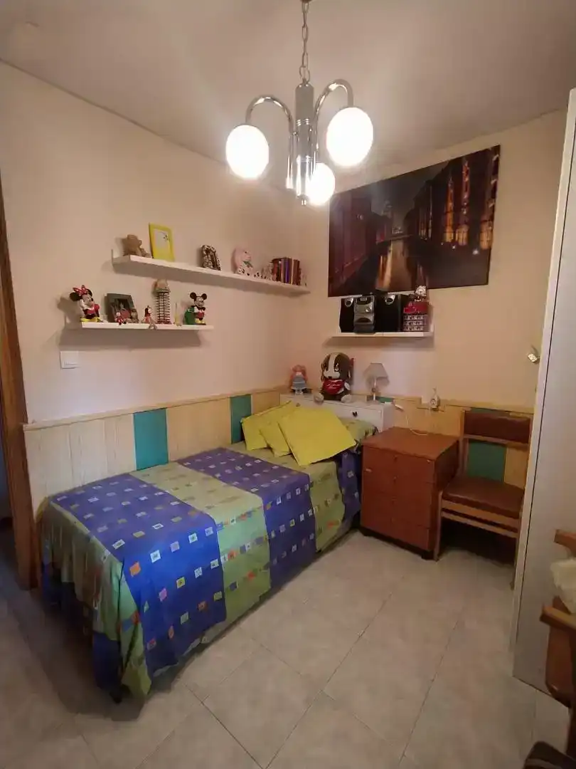 Dormitori de Casa o xalet en venda en El Pino de Tormes amb Piscina, Moblat i Forn
