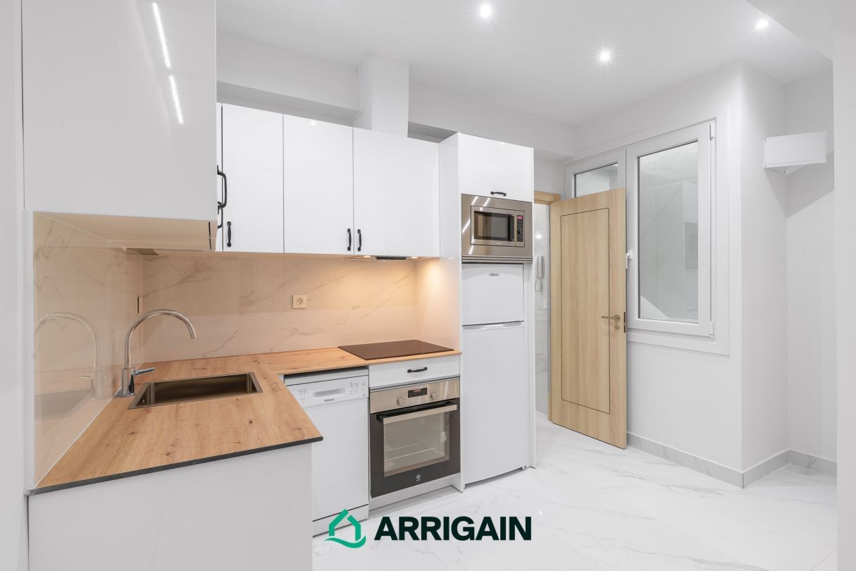 Kitchen of Flat to rent in Donostia - San Sebastián   with Heating and Balcony