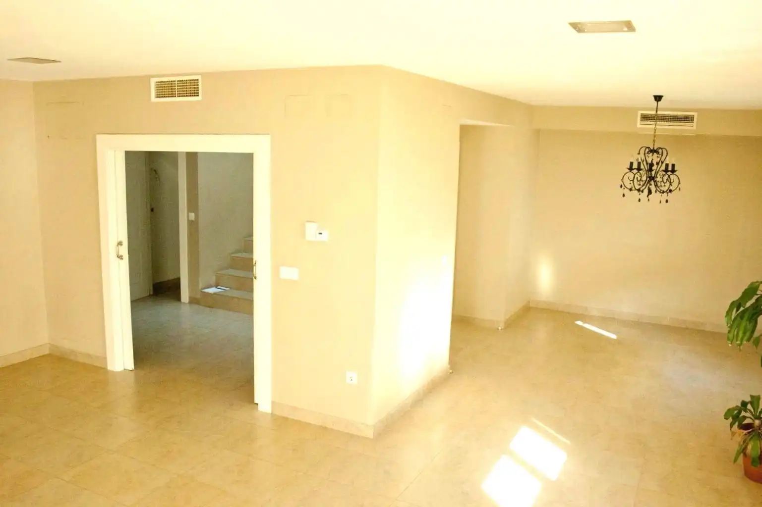Chalet con terraza en venta en Valdelagrana, imagen 4