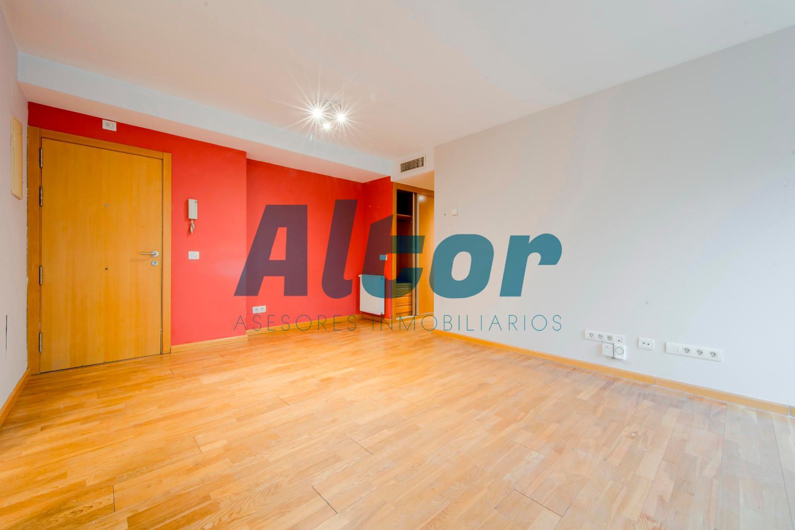 Bedroom of Flat for sale in  Madrid Capital  with Heating, Storage room and Swimming Pool